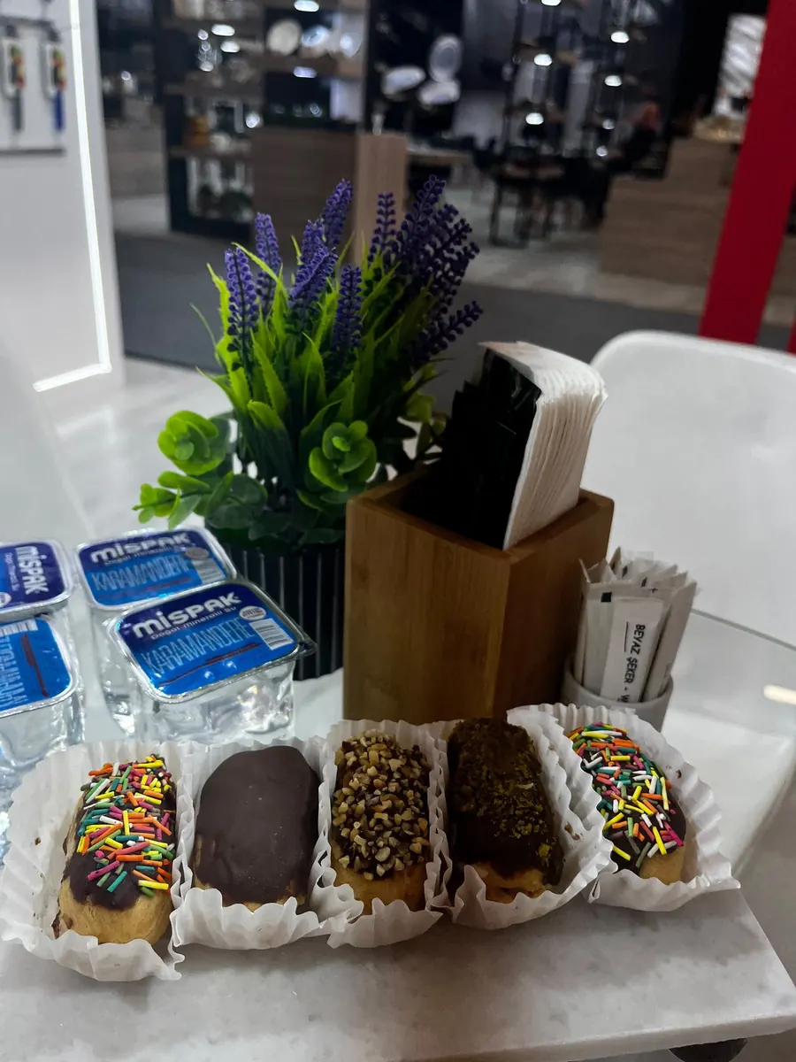 Renkli mini ekler seçkisi